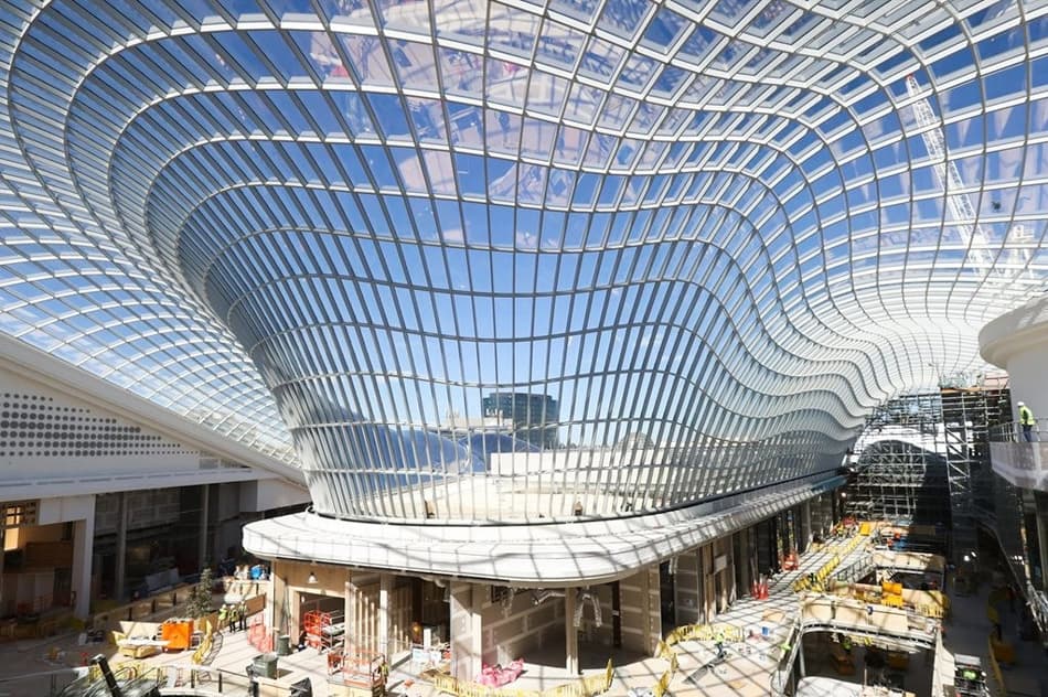Wide terminal roof
